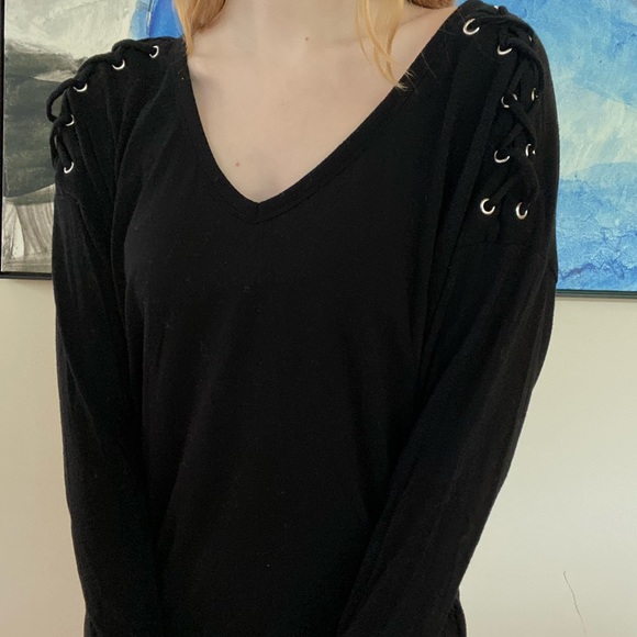 EXPRESS Black Long Sleeve With Ties on Sleeves - Picture 1 of 5